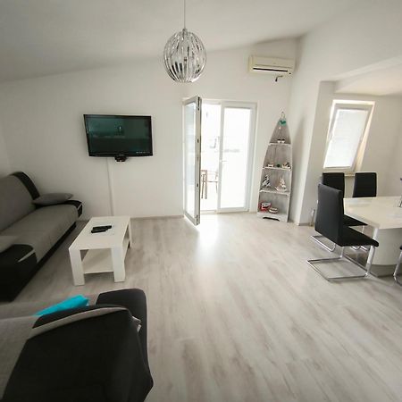 Rooms & Apartments Ana 2 Zadar Buitenkant foto