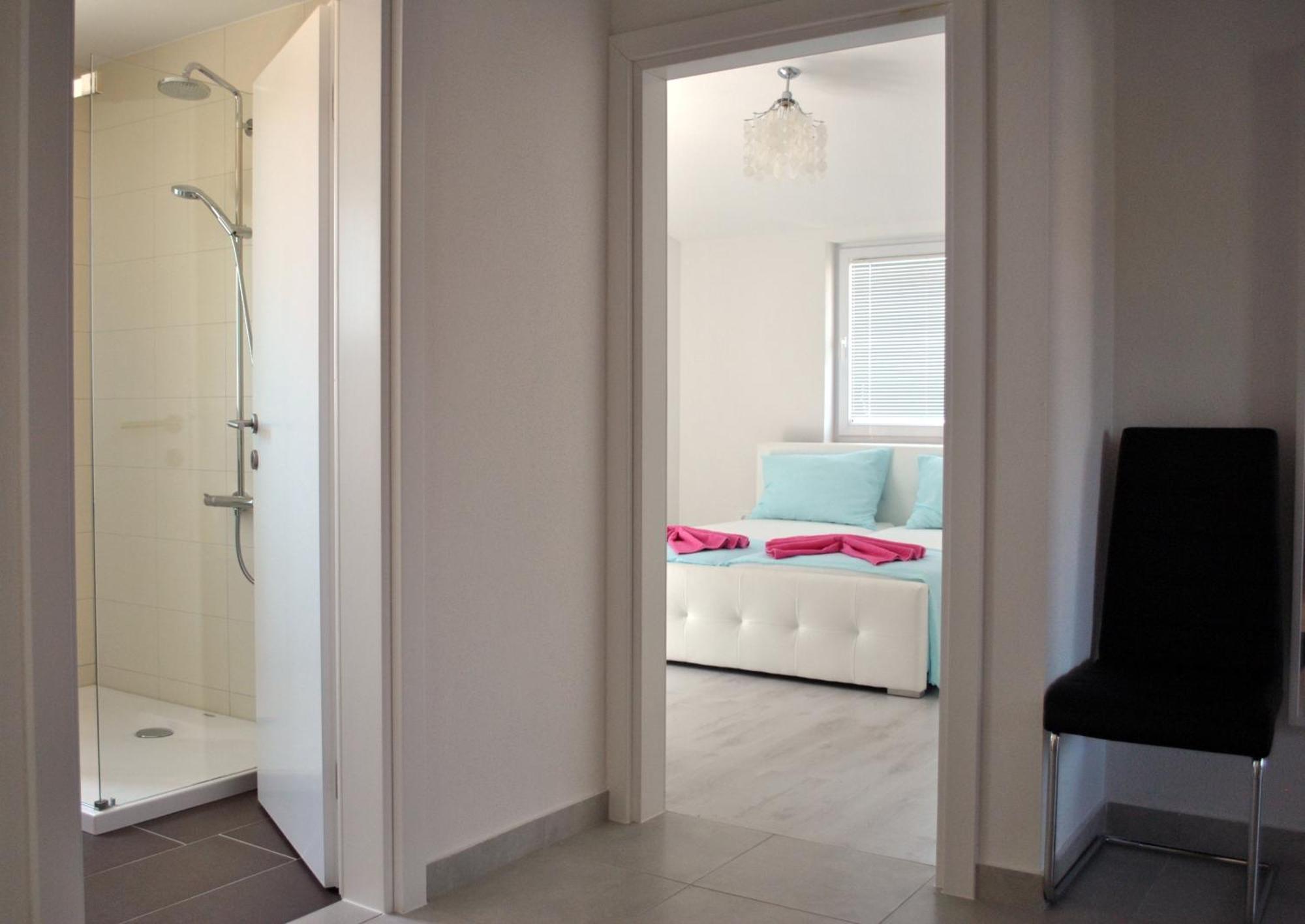 Rooms & Apartments Ana 2 Zadar Buitenkant foto