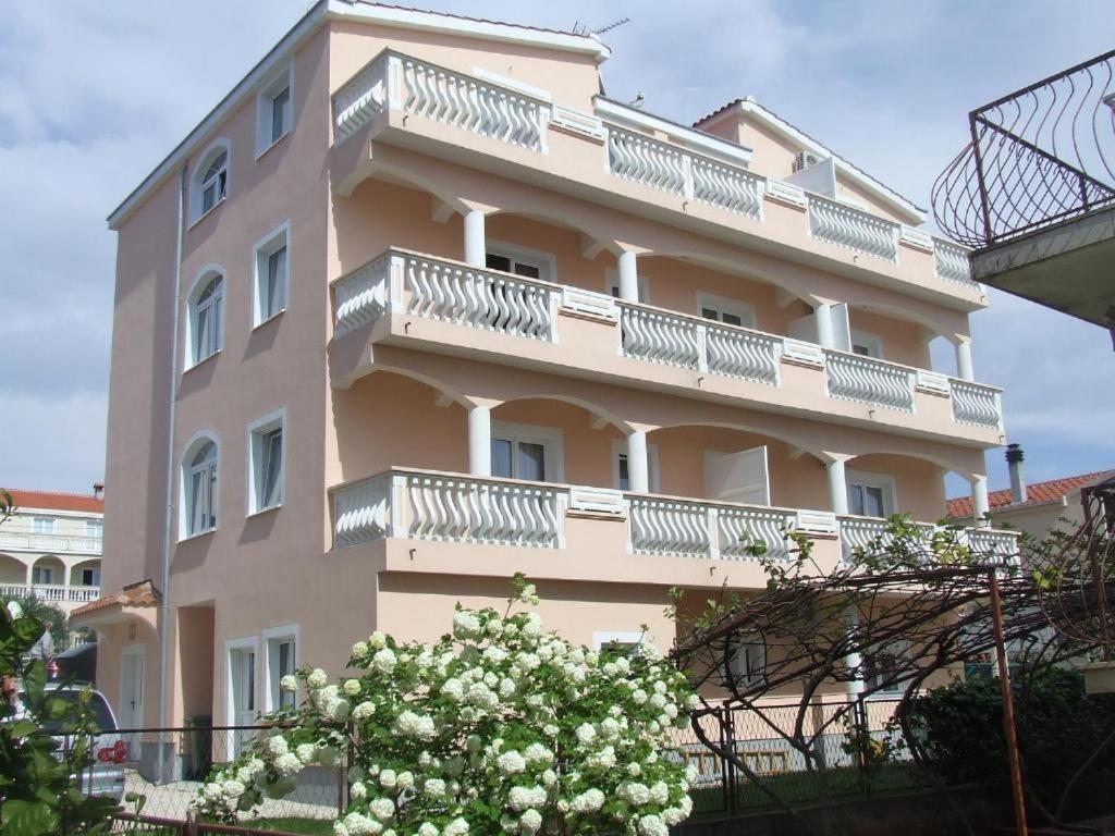 Rooms & Apartments Ana 2 Zadar Buitenkant foto